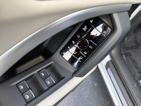 Used 2025 Audi Q5 Prestige AWD/4WD image 15