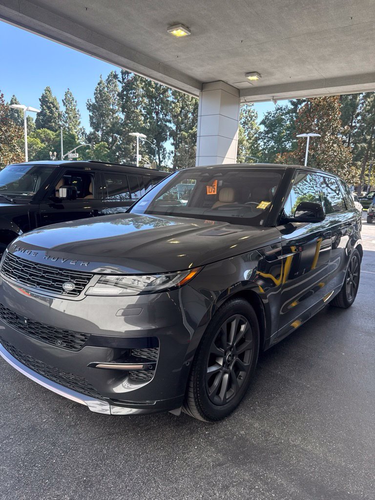Used 2023 Land Rover Range Rover Sport SE Dynamic AWD/4WD image 1