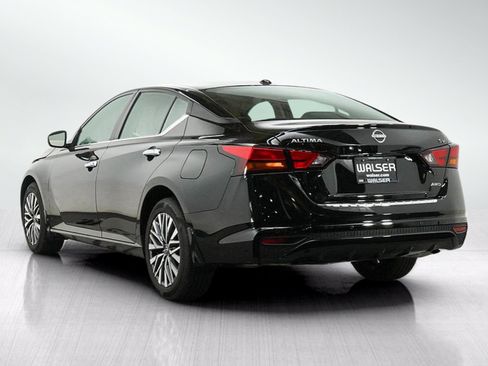 Used 2023 Nissan Altima 2.5 SV AWD/4WD image 3