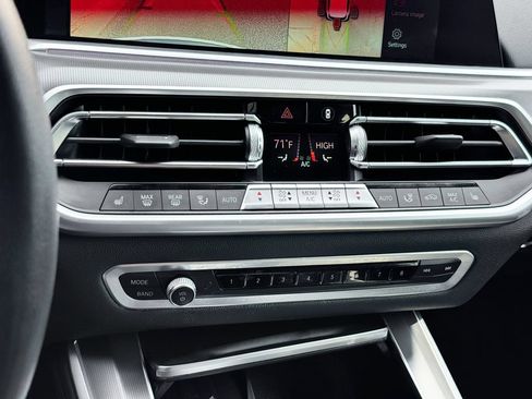 Used 2022 BMW X5 xDrive40i w/ Parking Assistance Package AWD/4WD image 25