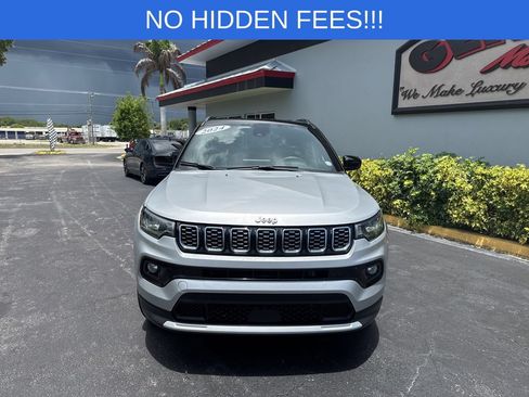 Used 2024 Jeep Compass Limited AWD/4WD image 3