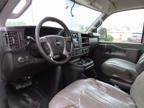 Used 2018 Chevrolet Express 2500 w/ Driver Convenience Package image 13