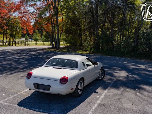 Used 2002 Ford Thunderbird image 29