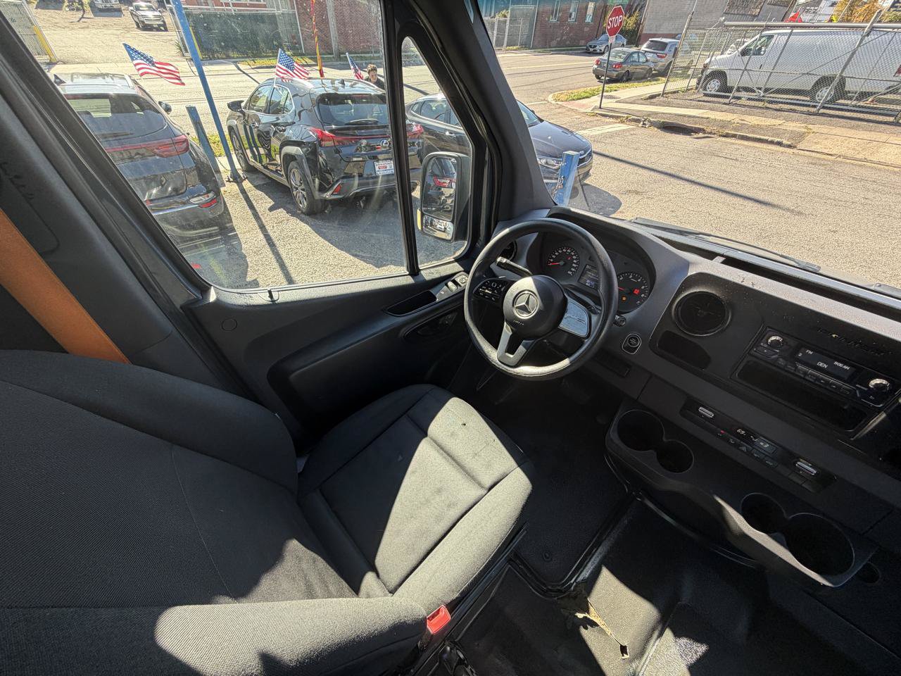 Used 2021 Mercedes-Benz Sprinter 2500 image 27