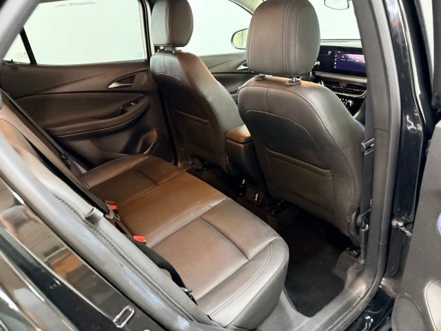 Used 2025 Buick Encore GX Sport Touring AWD/4WD image 38