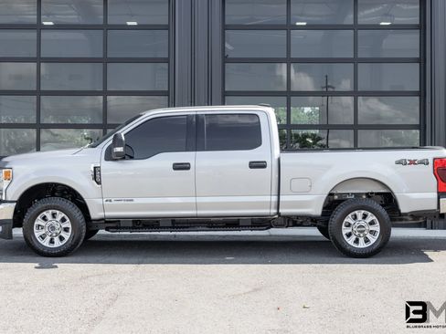 Used 2022 Ford F250 XLT AWD/4WD image 4