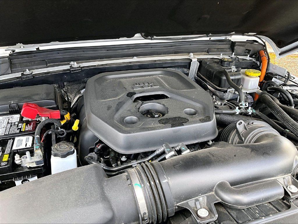 Used 2024 Jeep Wrangler Unlimited AWD/4WD image 28