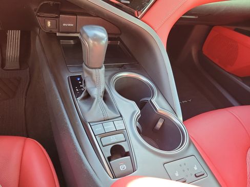 Used 2022 Toyota Camry XSE FWD image 19