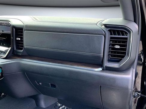 Used 2025 GMC Sierra 1500 SLT image 27