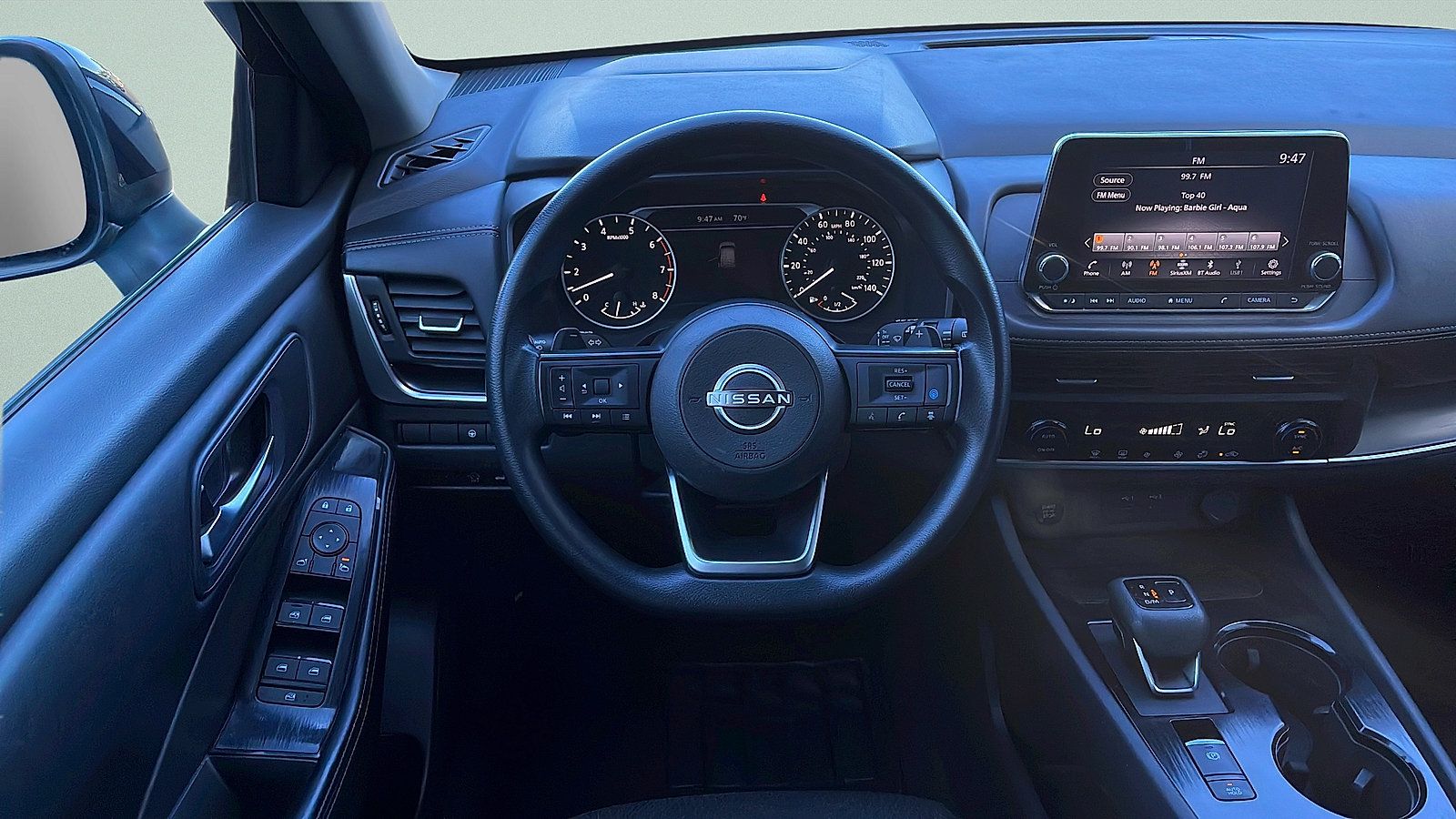 Used 2024 Nissan Rogue SV AWD/4WD image 10