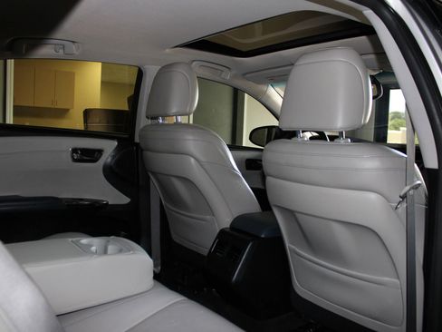 Used 2013 Toyota Avalon XLE Touring image 27