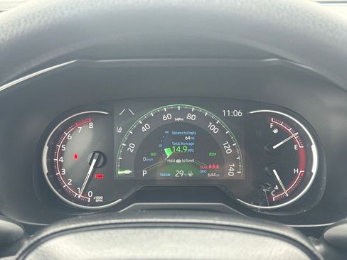 Used 2025 Toyota RAV4 XLE image 16