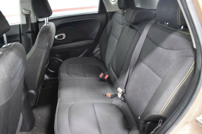 Used 2015 Kia Soul + FWD image 11
