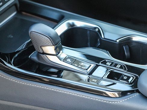 Used 2025 Lexus NX 450h+ F Sport image 21