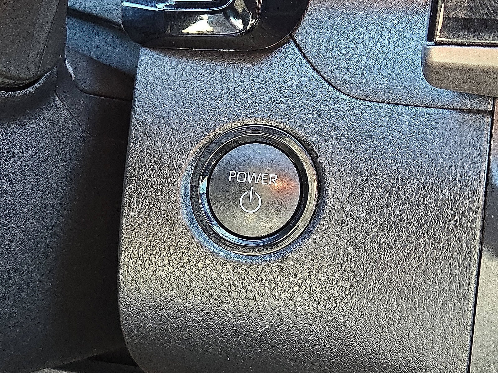 Used 2026 Toyota Camry Hybrid w/ Convenience Package FWD image 31