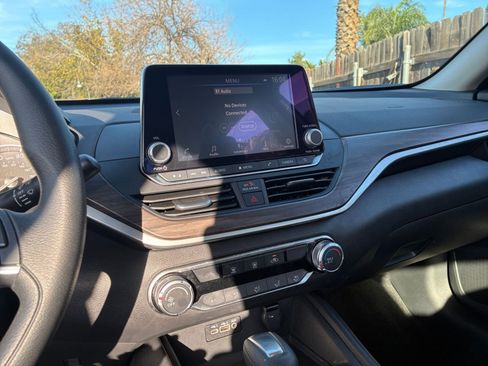 Used 2025 Nissan Altima 2.5 SV image 20