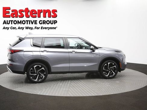 Used 2023 Mitsubishi Outlander SE AWD/4WD image 44