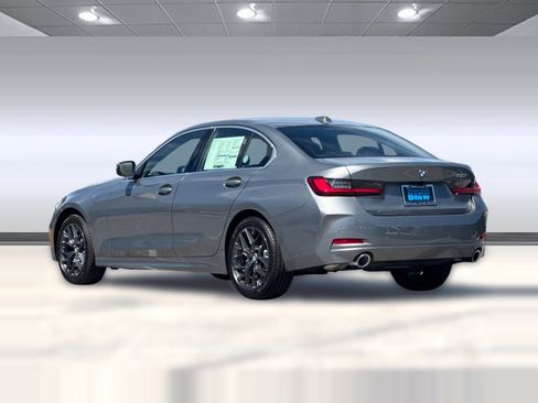 Used 2025 BMW 330i Sedan w/ Convenience Package RWD image 3