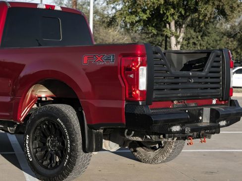 Used 2017 Ford F250 Lariat w/ Lariat Value Package image 12