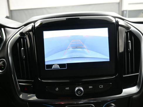 Used 2020 Chevrolet Traverse LT w/ LPO, Black Accent Package image 40