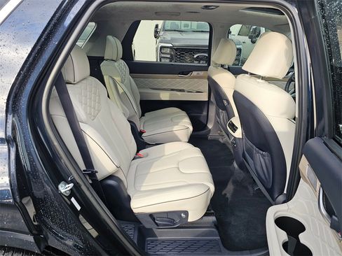 Used 2022 Hyundai Palisade Calligraphy image 12