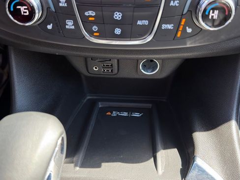 Used 2023 Chevrolet Traverse High Country FWD image 8