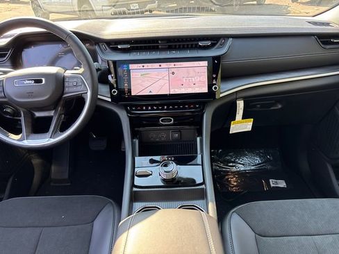 New 2026 Jeep Grand Cherokee Altitude AWD/4WD image 9
