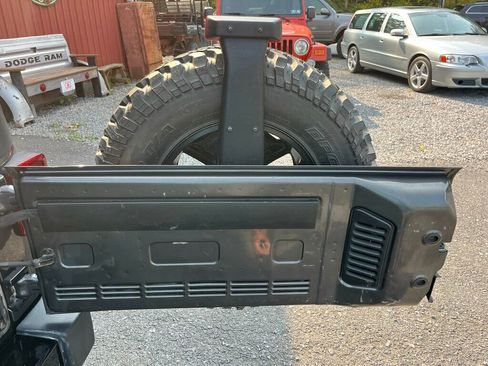 Used 2018 Jeep Wrangler Sport image 33