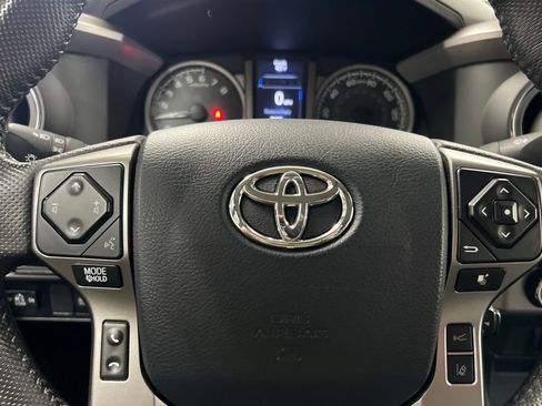 Used 2019 Toyota Tacoma SR5 image 20