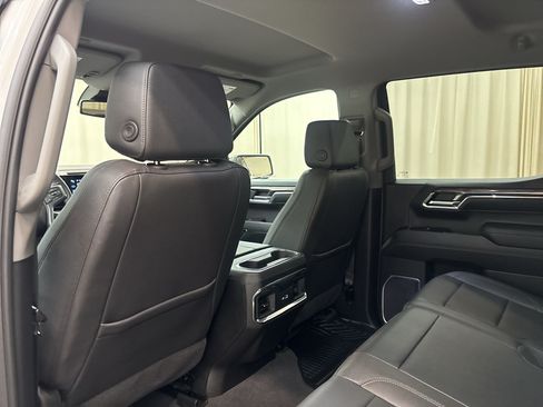 Used 2024 Chevrolet Silverado 1500 LTZ AWD/4WD image 27
