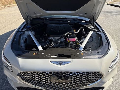 Used 2025 Genesis G70 2.5T image 18