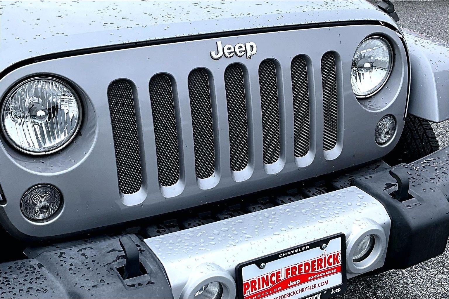 Used 2015 Jeep Wrangler Unlimited Sahara w/ Max Tow Package AWD/4WD image 23