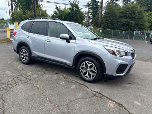 Used 2020 Subaru Forester Premium AWD/4WD image 2