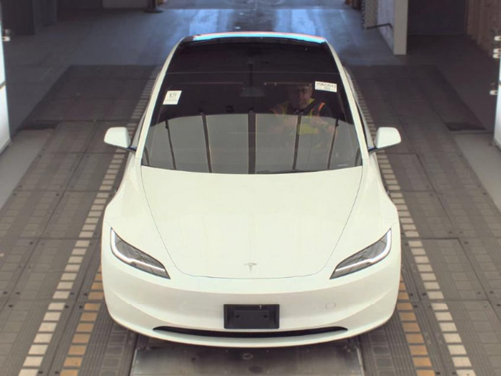 Used 2024 Tesla Model 3 Long Range AWD/4WD image 2