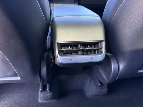 Used 2022 Tesla Model Y Performance image 20