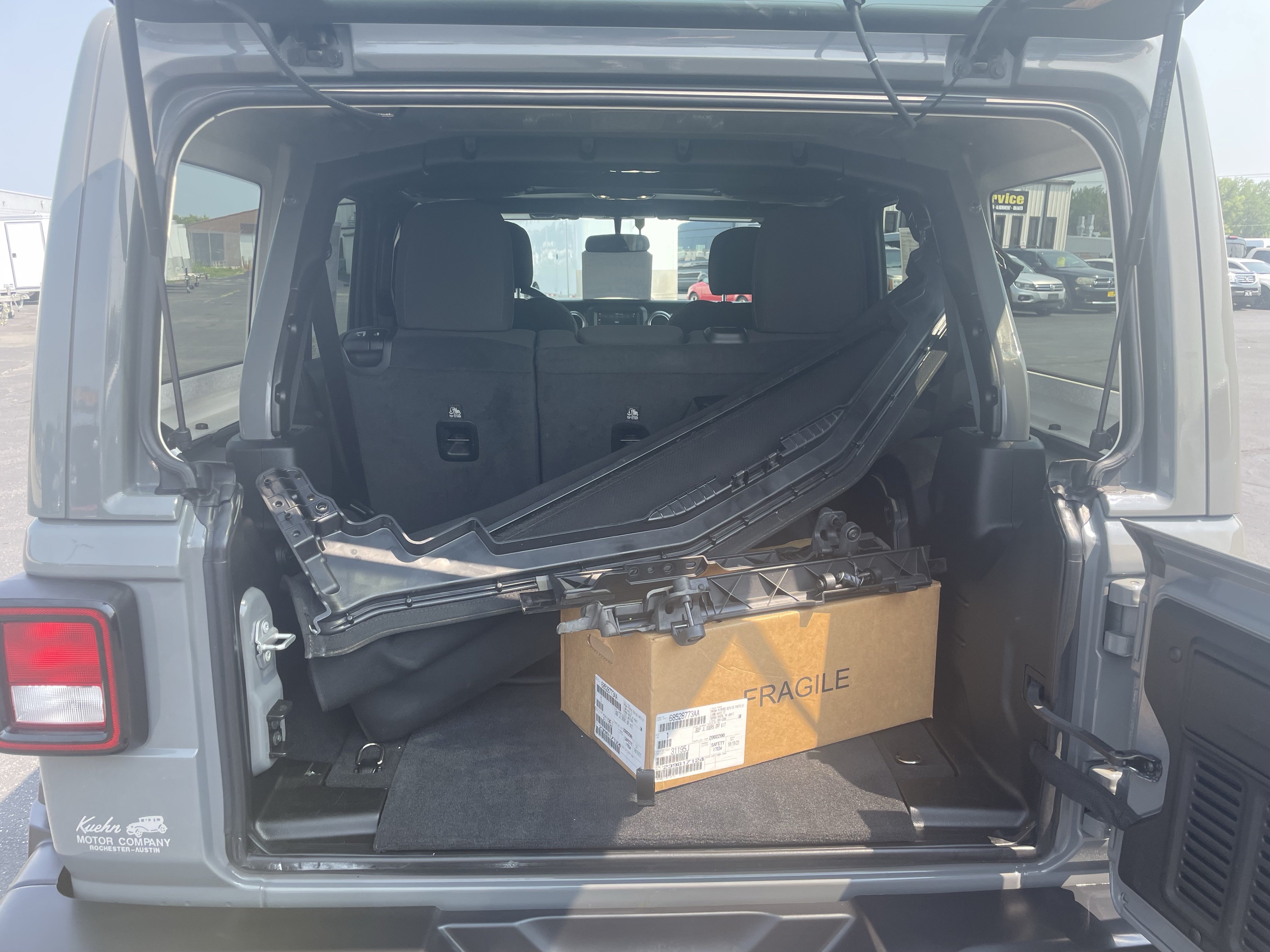 Used 2021 Jeep Wrangler Unlimited Sahara AWD/4WD image 10