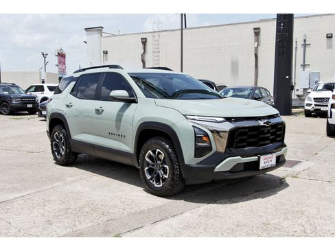 Used 2025 Chevrolet Equinox ACTIV w/ Convenience Package III image 9