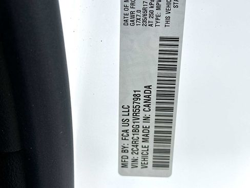 New 2027 Chrysler Pacifica Select FWD image 22