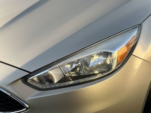 Used 2017 Ford Focus SE image 11