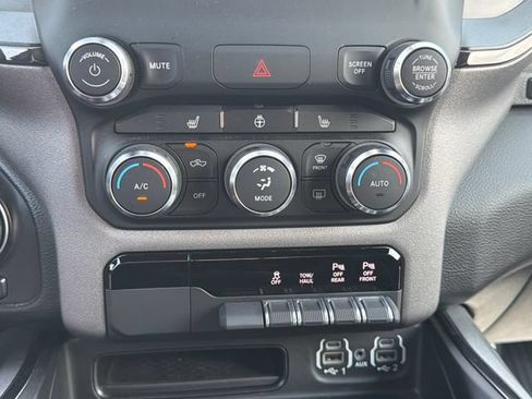 Used 2023 RAM 1500 Big Horn AWD/4WD image 25