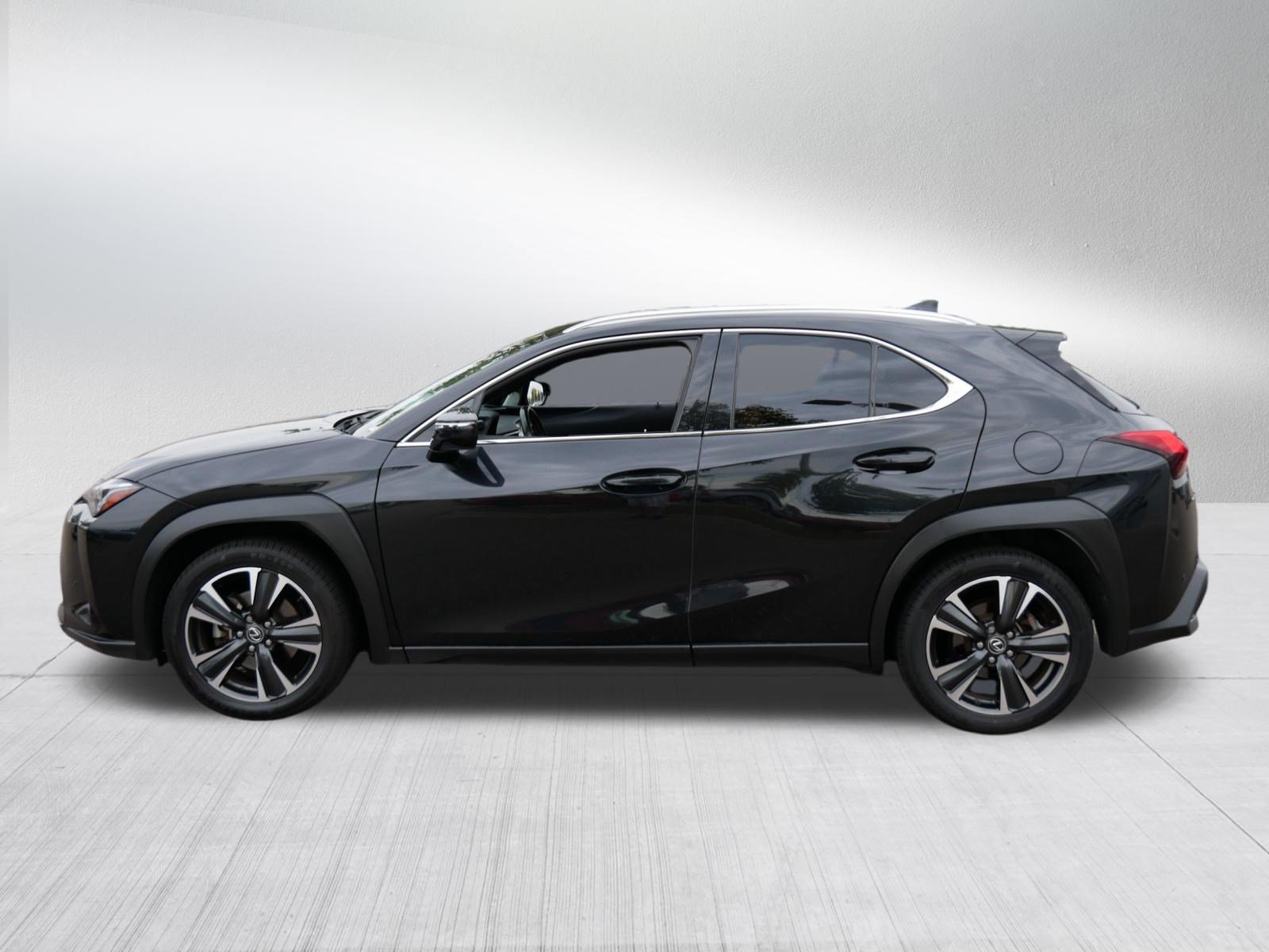 Used 2022 Lexus UX 200 w/ Accessory Package (Z2) FWD image 4