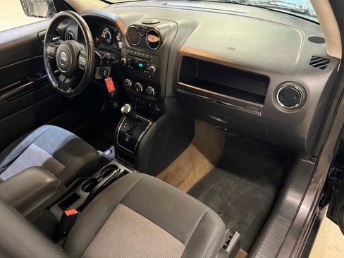 Used 2014 Jeep Patriot Latitude w/ Sun/Sound Group image 15