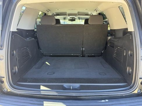 Used 2019 Chevrolet Tahoe LS w/ Enhanced Driver Alert Package image 17