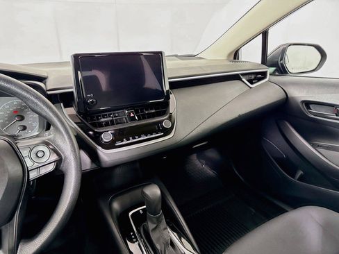 Used 2024 Toyota Corolla LE FWD image 31