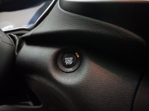 Used 2020 Jeep Cherokee Limited image 31