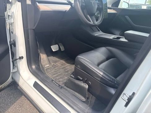 Used 2022 Tesla Model Y Performance AWD/4WD image 5