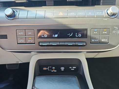 Certified 2024 Hyundai Kona SEL AWD/4WD image 20
