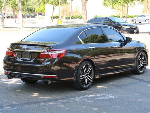 Used 2016 Honda Accord Sport image 7
