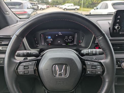 Used 2025 Honda Pilot Black Edition image 24