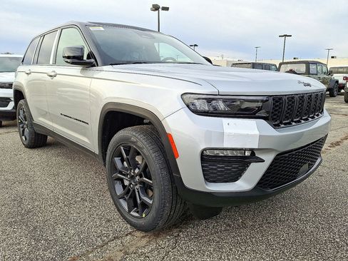 New 2025 Jeep Grand Cherokee Limited image 2